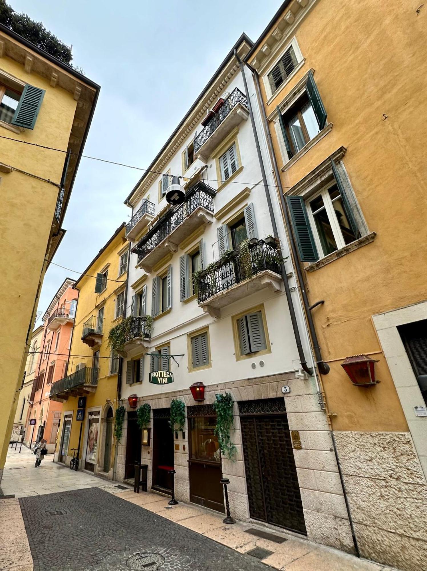 Domus Scudo Di Francia Leilighet Verona Eksteriør bilde